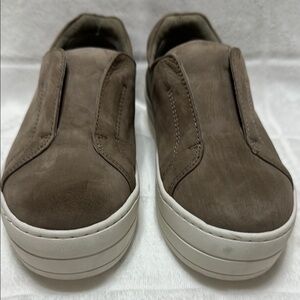 J/SLIDES Tan and White Platform‎ Sneakers